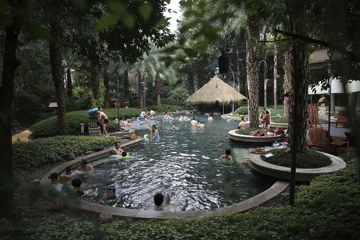 天冷哪里泡溫泉？重慶有沒有“假溫泉”？溫泉分布在哪些區域？-地大熱能